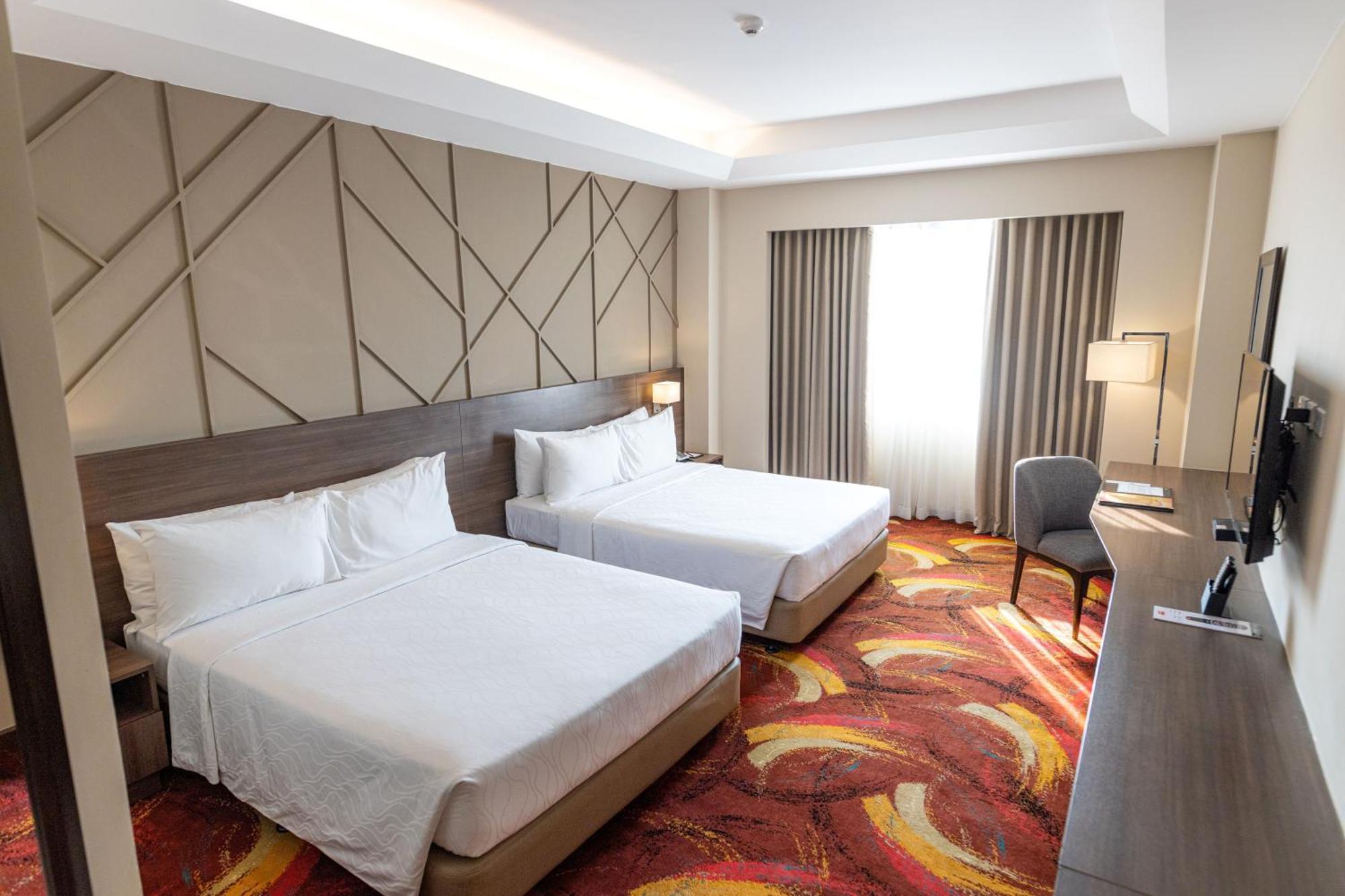 Luxent Hotel Quezon City Exterior foto