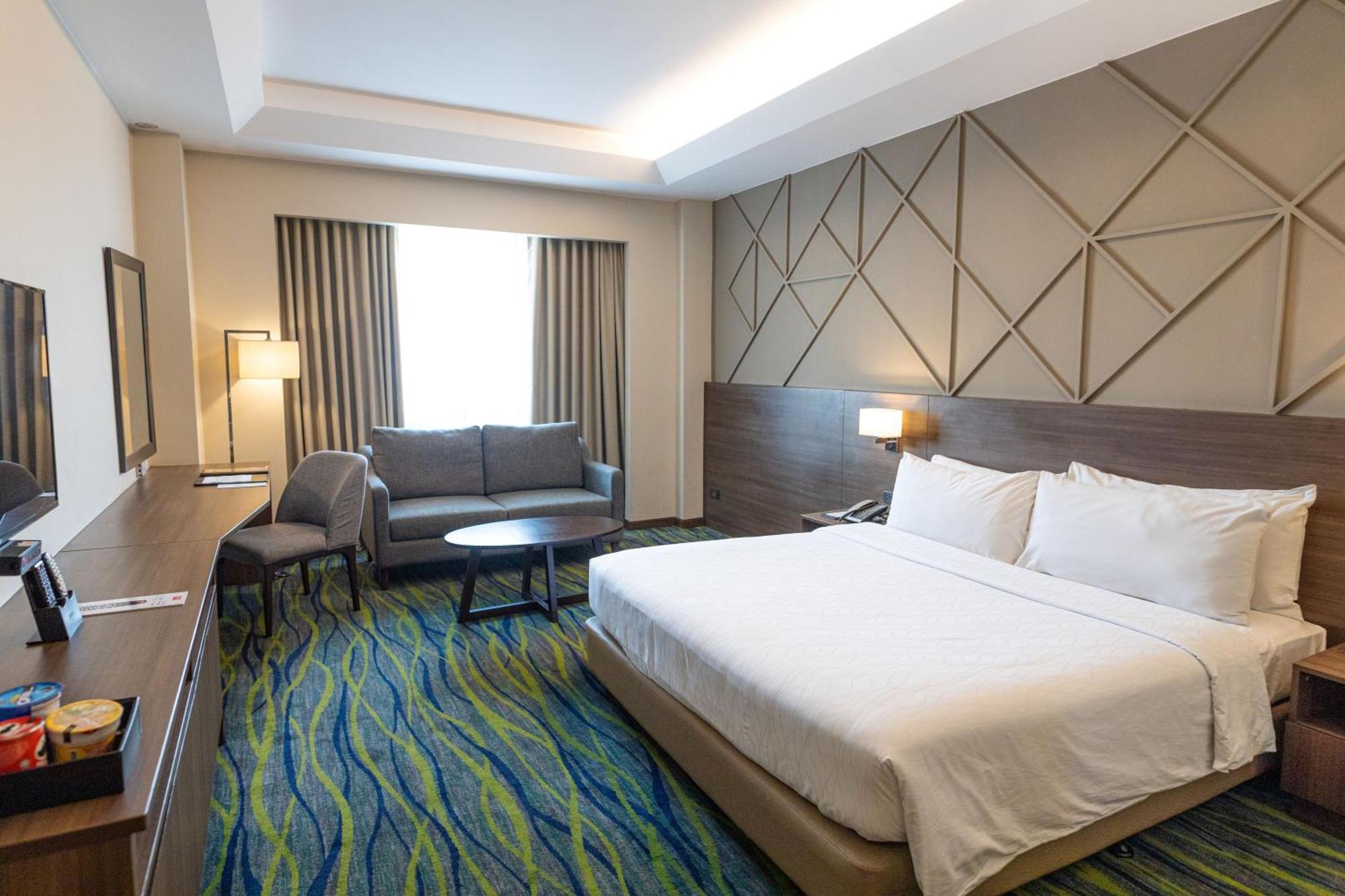 Luxent Hotel Quezon City Exterior foto
